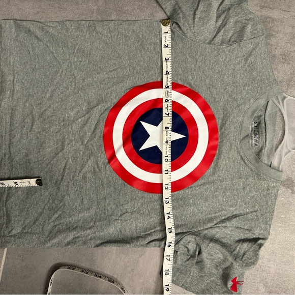 Under Armour Heat Gear Captain America Loose Shirt Youth Medium Gray UA - Picture 10 of 10